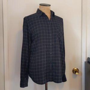 Uniqlo Women's Black Plaid Flannel Button-Down